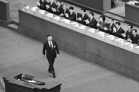 <br>          10月18日，中国共产党第十九次全国代表大会在北京人民大会堂开幕。习近平代表第十八届中央委员会向大会作报告。<br>新华社记者 庞兴雷 摄<br><br>        