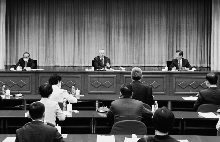 <br>          5月22日下午，山西团代表、中共中央政治局委员、国务院副总理刘鹤和代表们一起审议政府工作报告。<br><br>        