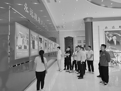 <br>          双方在汾阳贾家庄展览馆参观 通讯员 程颖 摄<br><br>        