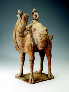 <br>          胡人骑驼吃饼俑 图片由山西博物院提供<br><br>        