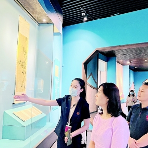 <br>          公众在观展中领悟傅山思想学术中蕴含的精神品质 图片由太原市博物馆提供<br><br>        