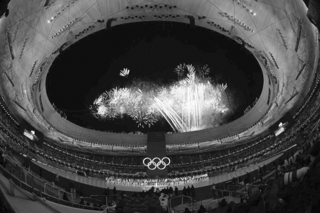 <br>              2022年2月4日晚，第二十四届冬季奥林匹克运动会开幕式在北京国家体育场举行。 新华社记者 李尕 摄<br><br>        