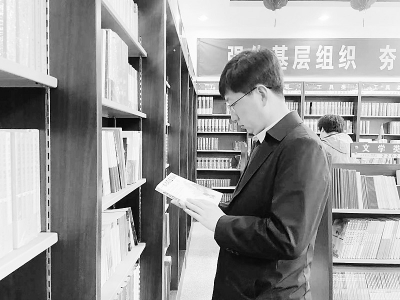           在读书中净化心灵 图片由团吉县县委提供        