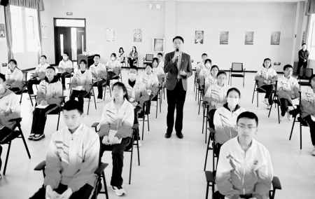           律师进行主题宣讲        