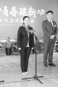           　　　　史婷 女，临汾市解放路小学大队辅导员，所在学校曾荣获“全国优秀少先队集体”称号等。        