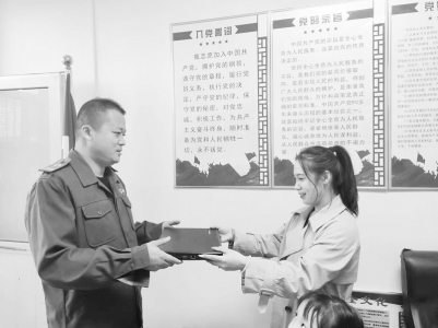           小小善举传递着满满的正能量        