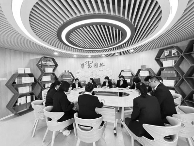           员工通过学习新知识、新方法强化基础素质、延伸业务效能。 图片由山西文旅提供        