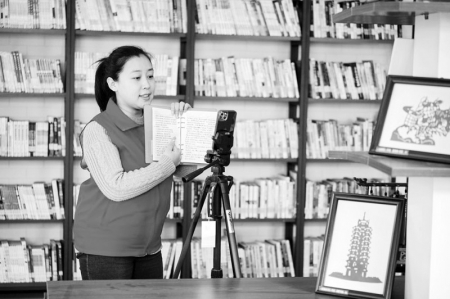           从实际出发，让居民享受“家门口”的便利。 本报记者 康乐 摄        