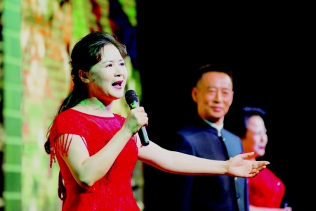           诗歌演唱音乐会为观众带来一场沉浸式艺术体验 图片由太原市迎泽区文化和旅游局提供        