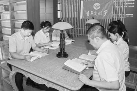           生而逢盛世，青年当有为。 图片由中铁十七局集团中心医院提供        