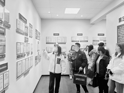           团干部参观学习 图片由团娄烦县委提供        