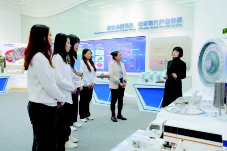               青年学生广泛开展理论宣讲、志愿服务、创新创业……将学习成果转化为推动中国式现代化山西实践的挺膺担当。本版图片均由太原学院提供        