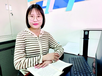          用心服务学生        