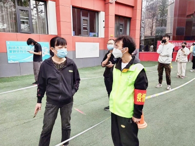           贡献青春力量 图片由受访者提供        