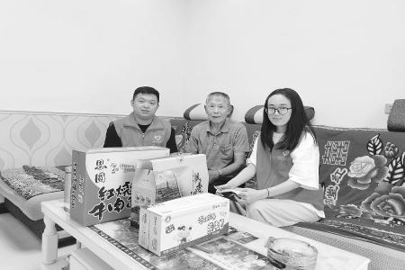           有困难找志愿者，有时间做志愿者。 图片由受访者提供        