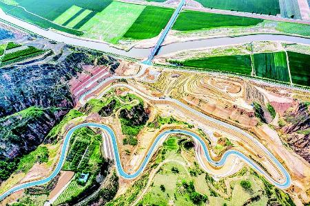           黄河一号旅游公路万荣段        