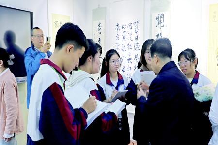           此次展览共展出文景明书法作品30余幅        