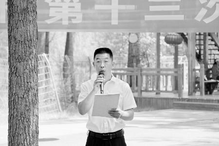           张海明坚守为民初心赢得居民尊敬 图片由受访者提供        