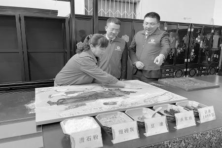          山西农商银行推动“金融+非遗”同频共振 图片由山西农商银行提供        