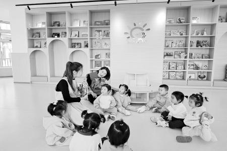           阅读互动，共度美好时光。 图片由山西六建集团团委提供        