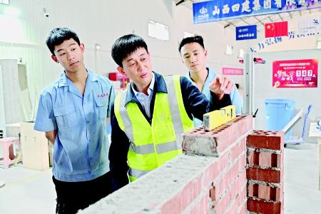           精益求精，匠心传承。 图片由受访者提供        