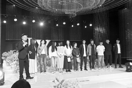           本组图片均由团定襄县委提供        