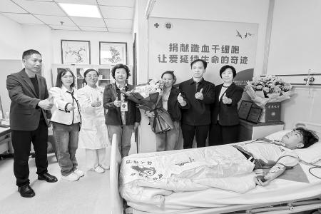           朱瑞轩用大爱书写生命篇章        