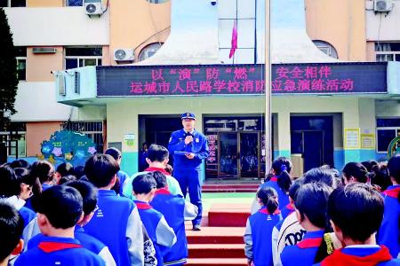           始终做少年儿童健康成长的“引路人” 图片由受访者提供        