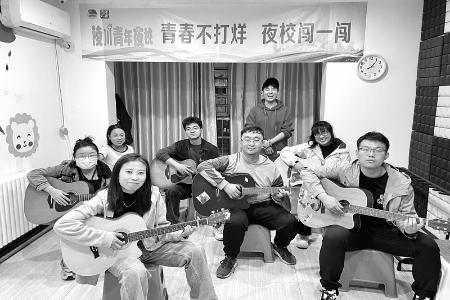           青年夜校搭建“8小时外”成长平台 本组图片均由团陵川县委提供        