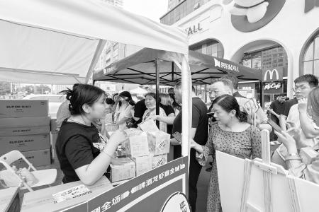           京东MALL太原首店受消费者热捧        