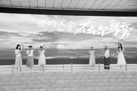           学子们绽放出青春的蓬勃朝气 图片由太原市第三十八中学校提供        