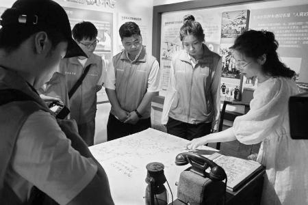           大学生参观红色旧址 图片由团稷山县委提供        