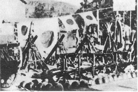               1938年4月，晋冀豫抗日根据地军民打退了日军的九路围攻。图为在武乡县长乐村战斗中缴获的部分战利品。        