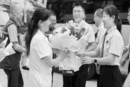           9名援非医疗队队员圆满完成任务归来        