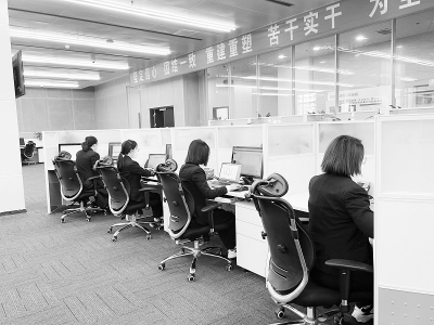           96518客服中心全力保障服务工作正常运转 图片由省农信社客服中心刘欣鑫提供        