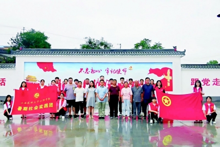               山西医科大学汾阳学院团委立足主责主业，带领广大团员青年成长为有理想、敢担当、能吃苦、肯奋斗的新时代好青年。本版图片均由通讯员张弼骏提供        