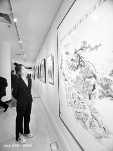           展出的作品题材广泛，风格迥异、体裁多样。        
