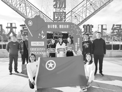           引领青年坚定信念紧跟党走 图片由共青团朔州市朔城区委提供        