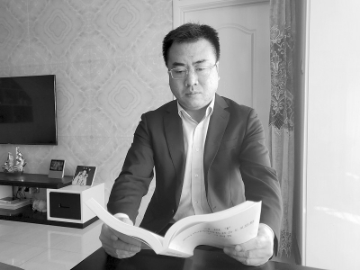           热心公益传递爱的温暖        