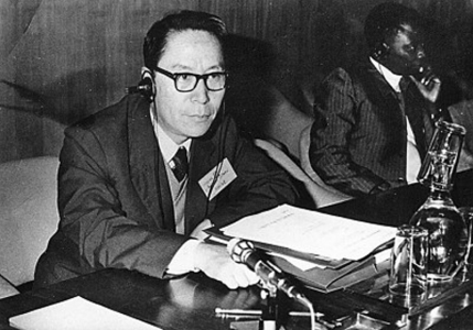               1978年，任继周在巴黎参加联合国国际生物圈大会。        