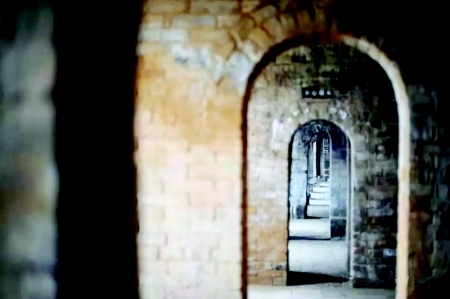           藏兵洞洞洞相连        