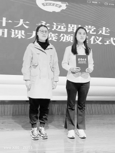           提升能力，交流思想。 本报记者 孟存田 摄        