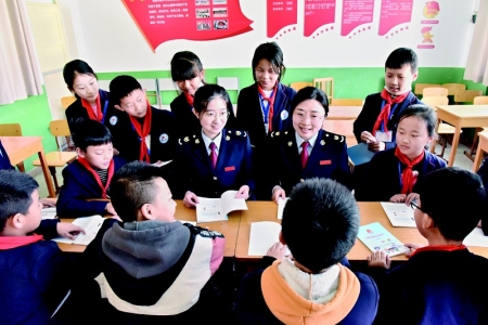           做好青年朋友的知心人 图片由国家税务总局垣曲县税务局团支部提供        