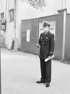           闫书明明白每一次出任务，跑得越快，损失就越小。 图片由受访者提供        