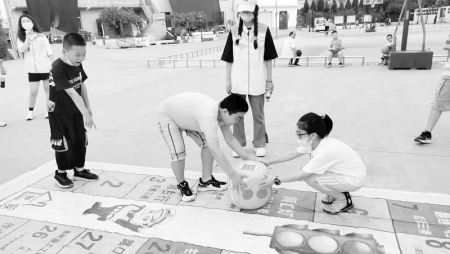           “向日葵爱心快车”公益活动在晋城市阳城县各个中小学校中广获好评        