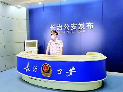           英雄默默无悔的付出，只为遵守“对人民无愧”的誓言。 本报记者 刘琴 摄        
