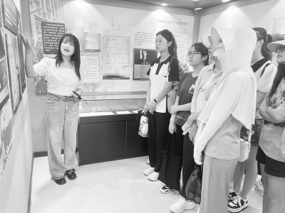           参观革命旧址，感受先辈精神。图片由团太原市杏花岭区委提供        