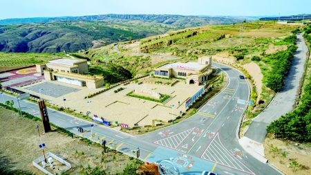           偏关·长城一号旅游公路 本版摄影 本报记者 胡远嘉        