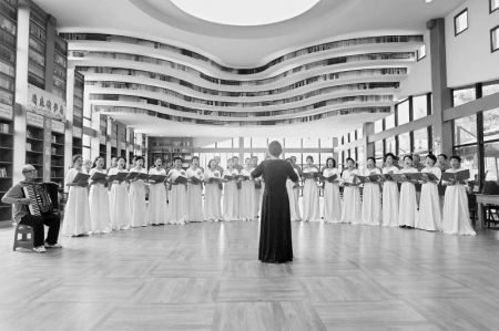           文艺汇演唱响清廉之风 图片由太原市小店区融媒体中心提供        