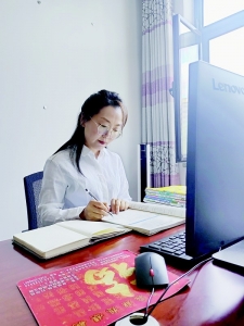           用真情启迪学生智慧 图片由受访者提供        